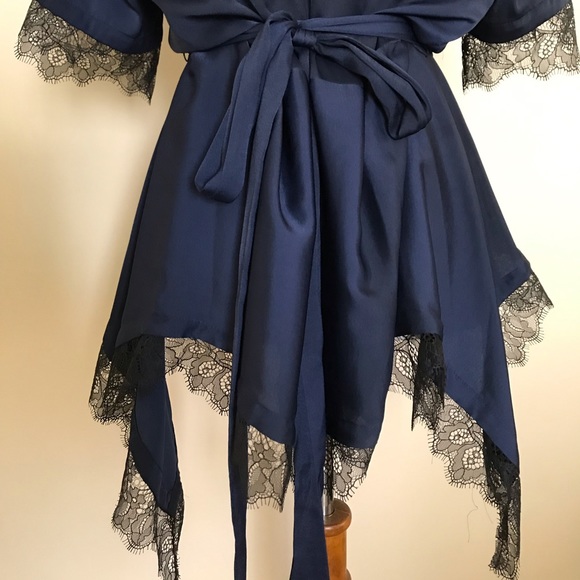 BCBG BCBGMAXAZRIA ‘Eunice’ Navy Blouse - Picture 6 of 7